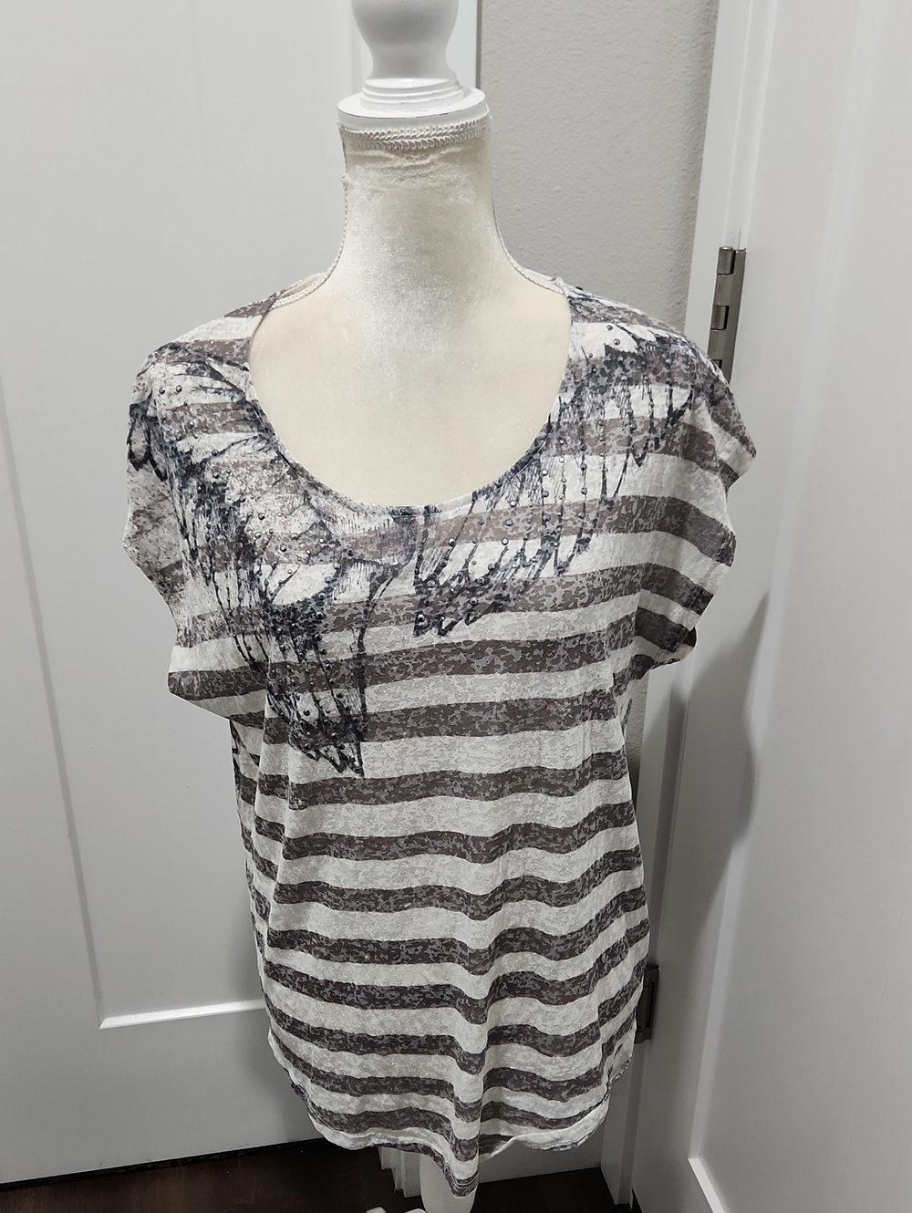Rock & Republic Striped Short Sleeve Tee in White and Gray